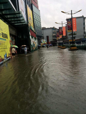 贵州特大暴雨 洪涝灾害致55万人受灾