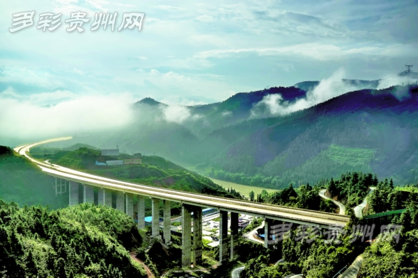 贵州高速公路掠影：夏蓉高速丹寨至榕江段