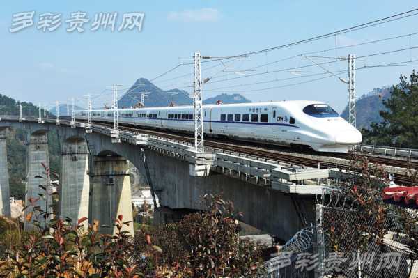 在贵阳火车站始发更受市民青睐 直达动车天天满座