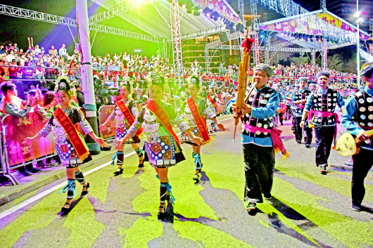 Guizhou ethnic groups light up Lunar New Year in Macao